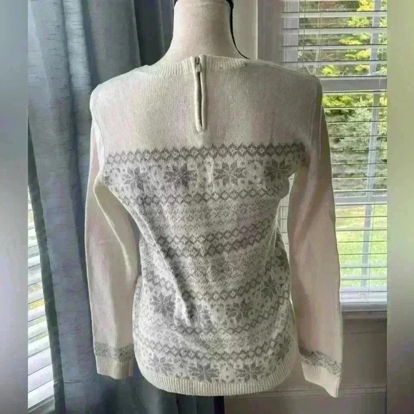 Talbots XS Sweater Silver and Cream Snowflake - Picture 5 of 8